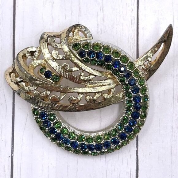 Rousseau Brooch Vintage Round Gold Tone Swish Green Blue Rhinestones 2.25 in - Picture 1 of 5